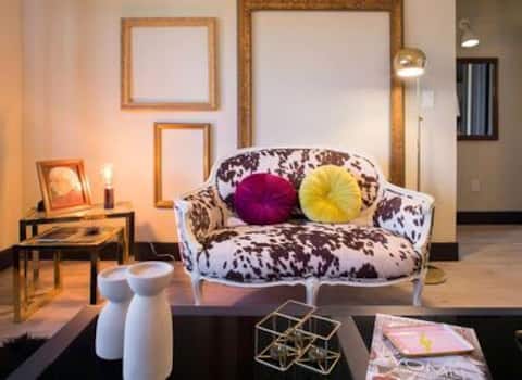 Eclectic Modern 2/1 Apt - WeAreAuthentic