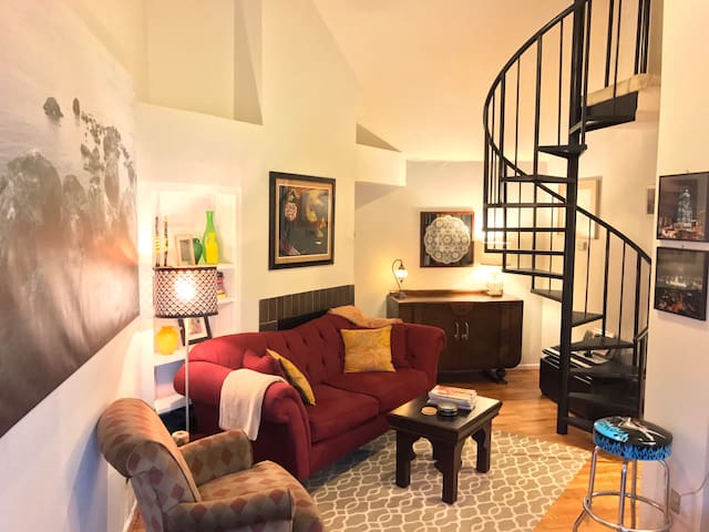 Loft in the Middle of Downtown
