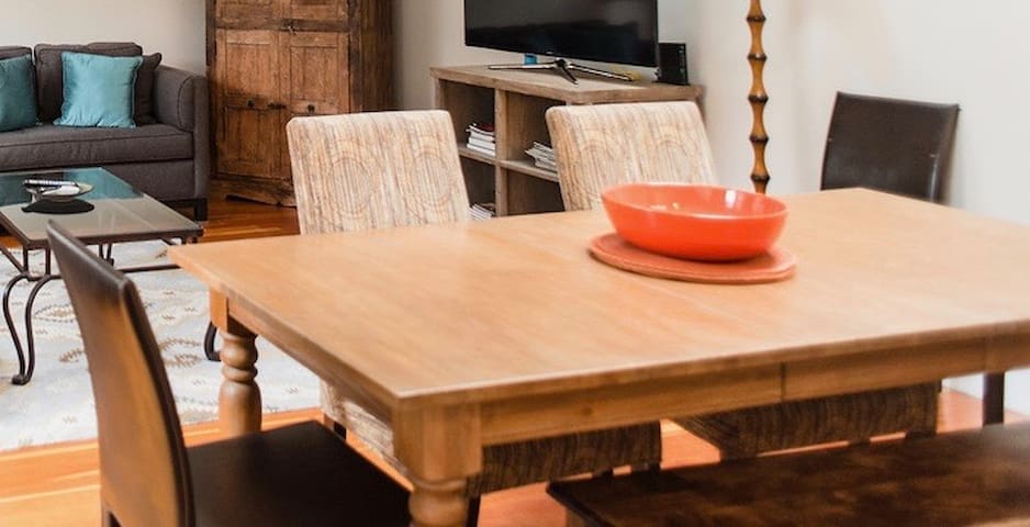 Private Retreat in the Heart of Rockridge gallery image 4