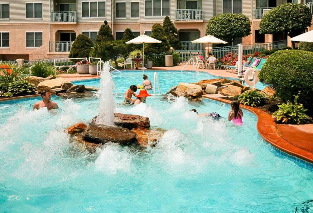 Centre Court Pool