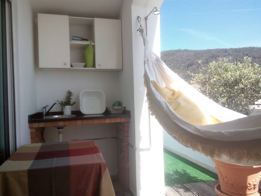 Mesinha exterior e lava louça
