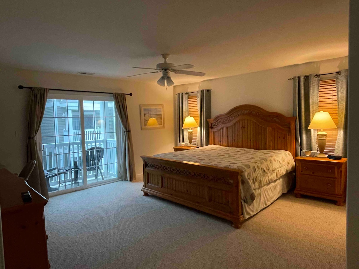 חדר שינה ראשי - מיטת קינג