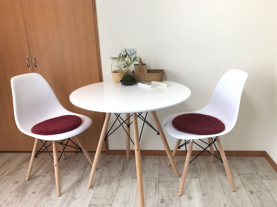 Petite table and chairs. Small and cozy, enjoy your tea time!