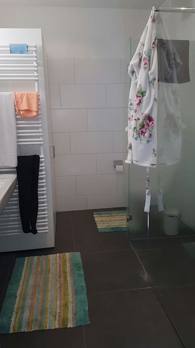 gemeinsames Badezimmer
