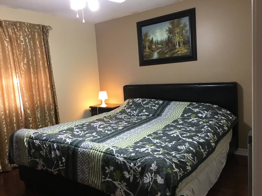 Huge room with comfy bed in a brand new house