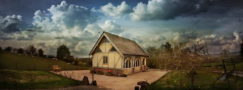 Ebony Cottage