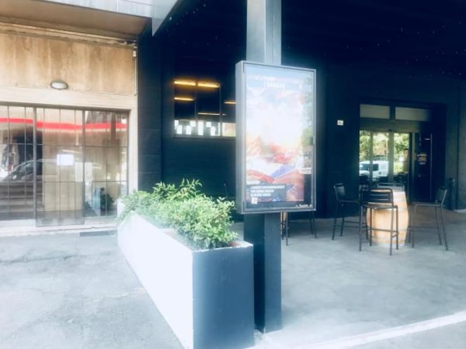 Ristorante accanto il palazzo