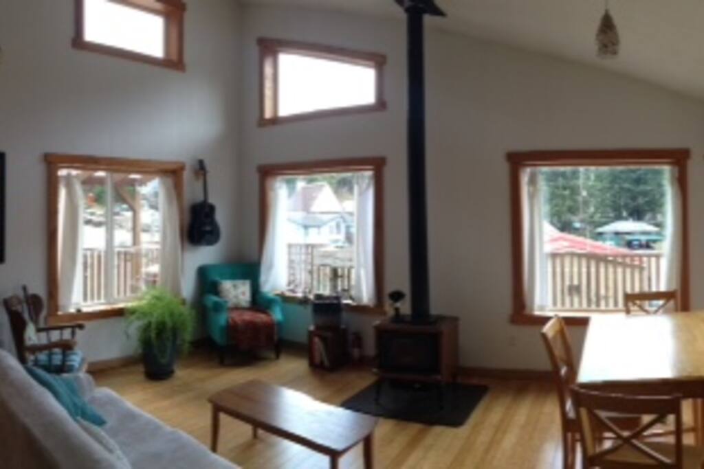 Living & dining area