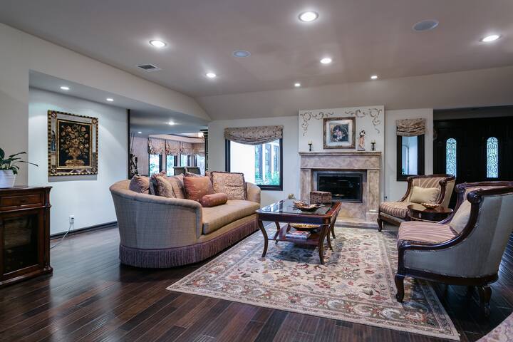 Luxury Resort Like Home gallery image 4