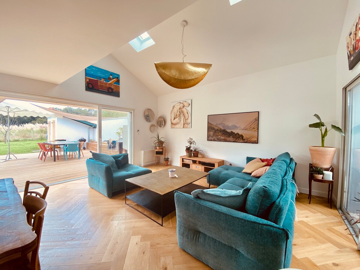 Top Airbnb: Old renovated farmhouse,pool, 900 m from the beach à Bidart