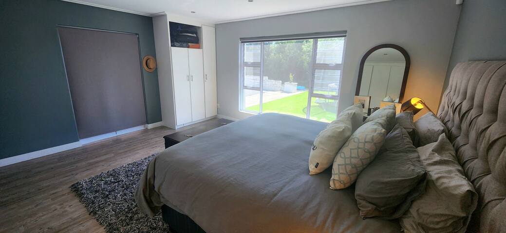 Comfortable home in the winelands gallery image 5