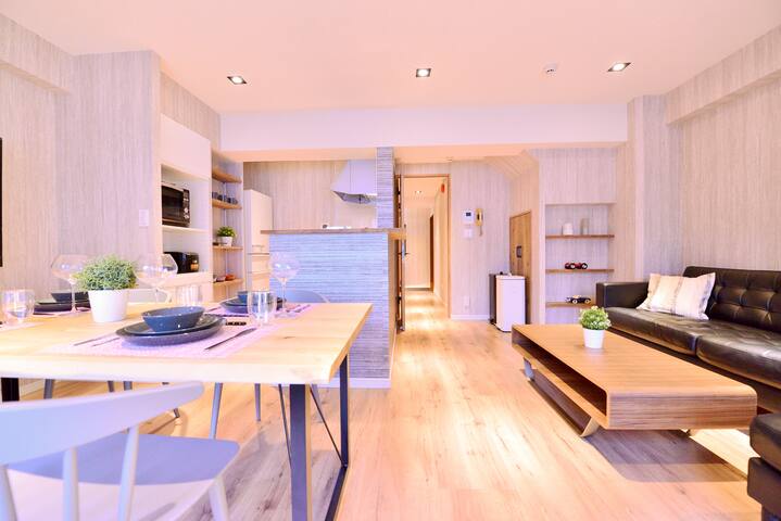 Lux 2BR Penthouse/Imperial Palace/7Pax/3mins Sub gallery image 4