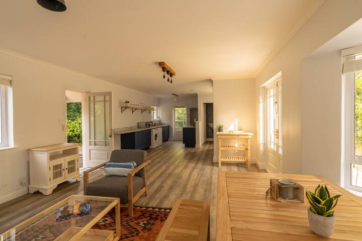 Sunny Spacious Silwood ! gallery image 3