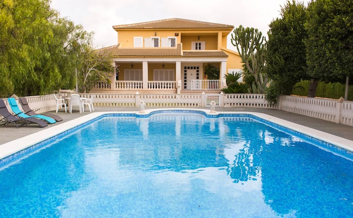 Santa Pola Villas | Villas and More | Airbnb