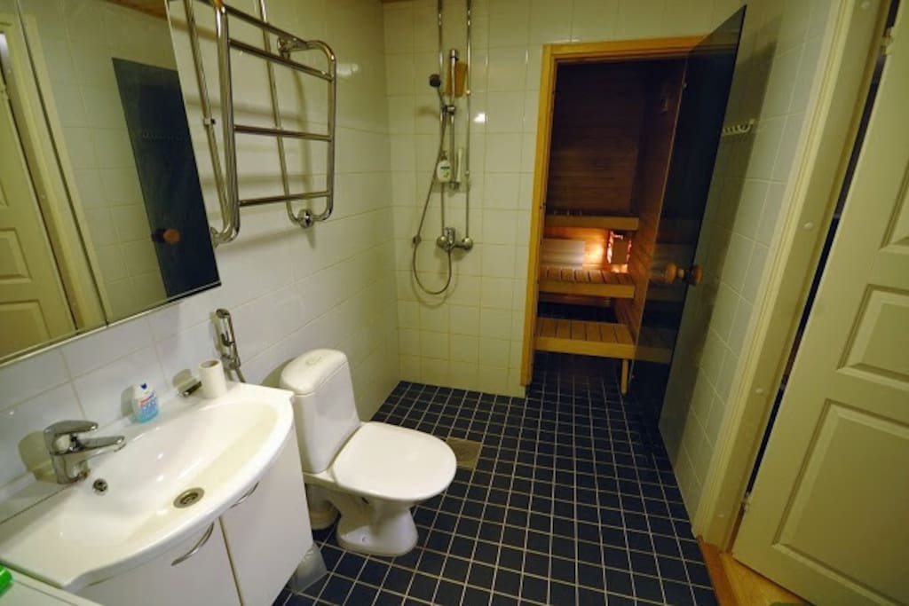 Bathroom and sauna.
