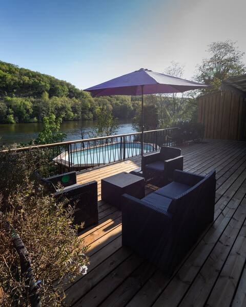 A peaceful haven on the banks of the Dordogne