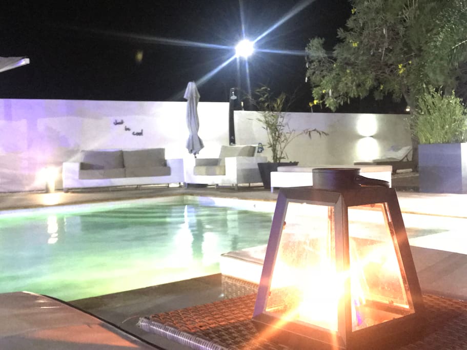 pool@night candle light