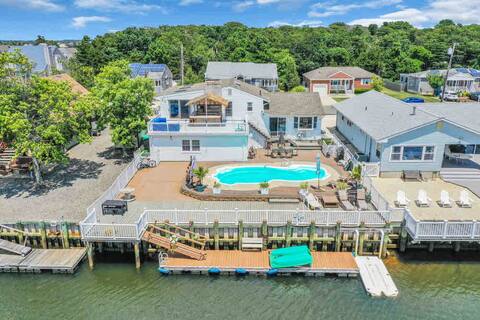 Waterfront pool tiki LBI beach passes sleeps 12