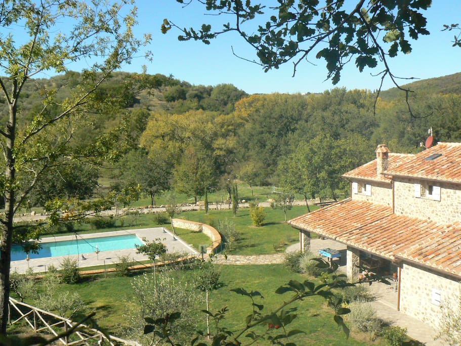 La piscina è aperta da maggio a settembre