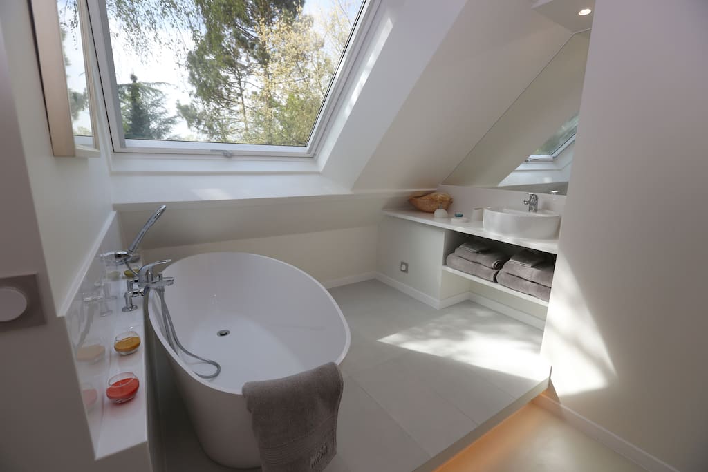 Free standing bath