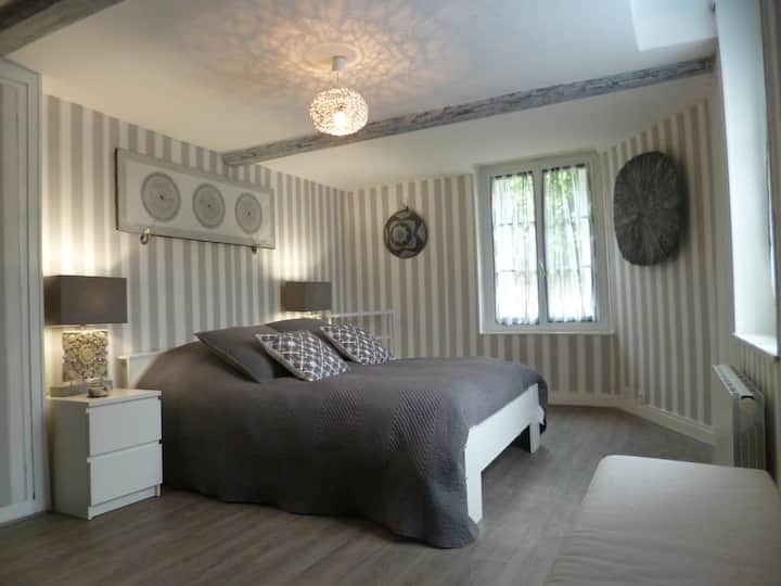 חדר שינה בקומה השנייה (יום)