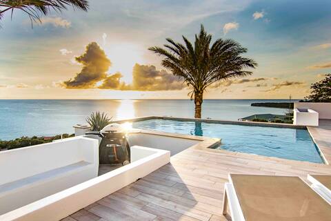 Exclusive 10p Villa: Seaview, Private Beach & Pool