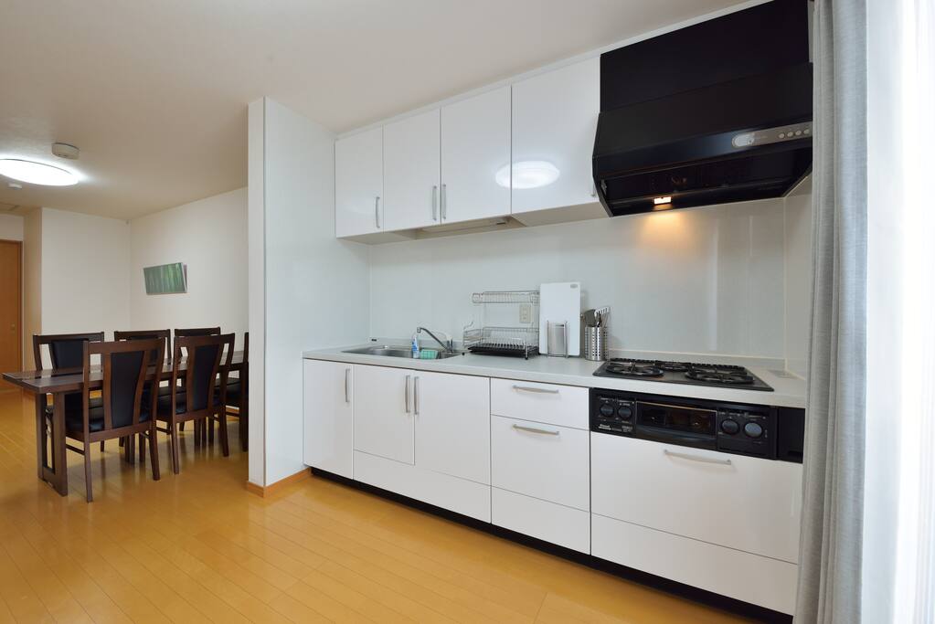 Full kitchen