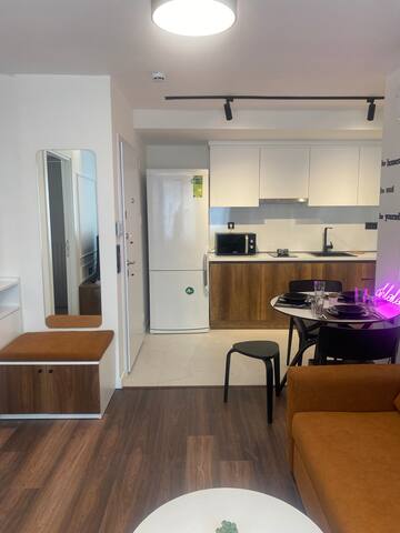 Nişantaşı’nda otel olanağı sunan möbleli 2+1 daire gallery image 5