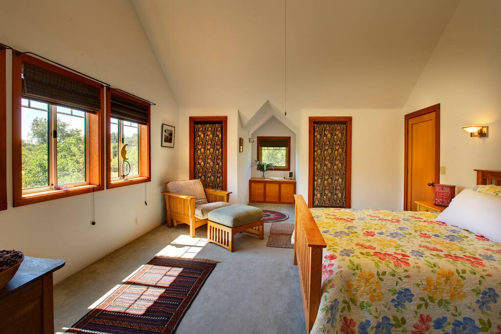 One of three cheerful bedrooms