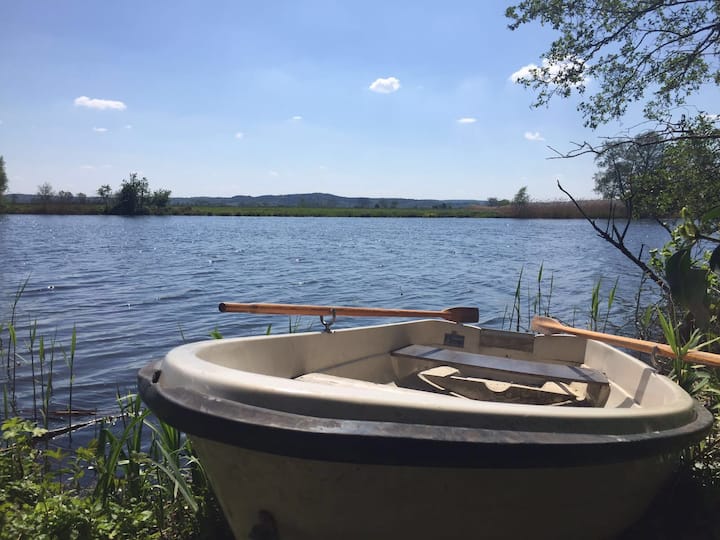 Idyllic farmhouse on the lake in the Elbe valley