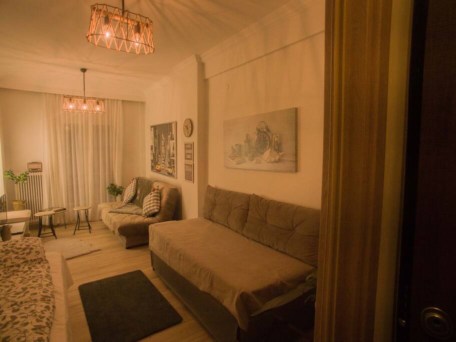 Living room for five!