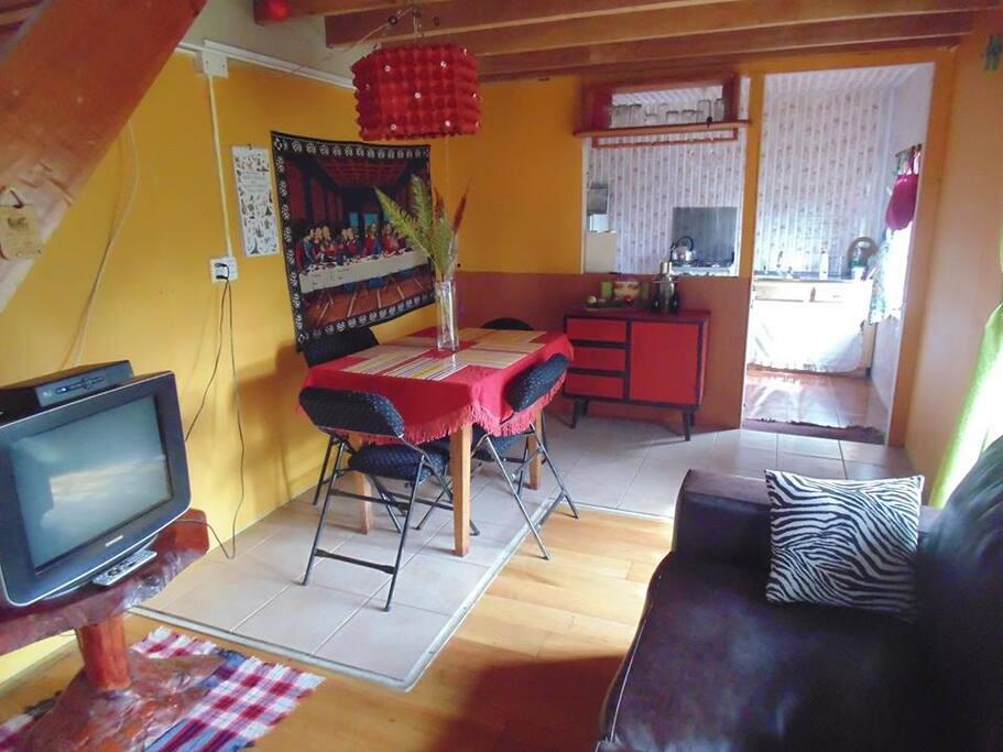 Sala-Comedor y acceso a cocina
