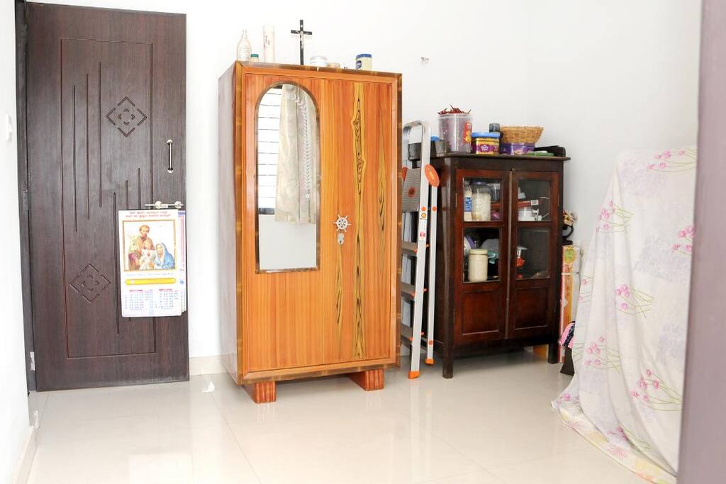 GUEST BED ROOM