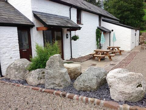Brecon Beacons Barn surrounded by countryside