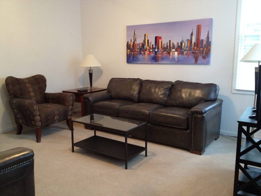 Living room - Comfy seating for six