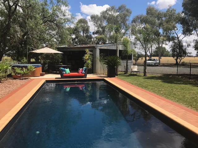 Airbnb Deniliquin Vacation Rentals Places To Stay New