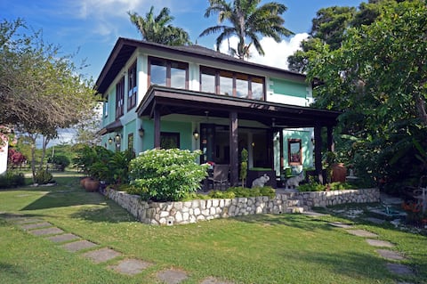 Ocean front luxury Villa in Jamaica