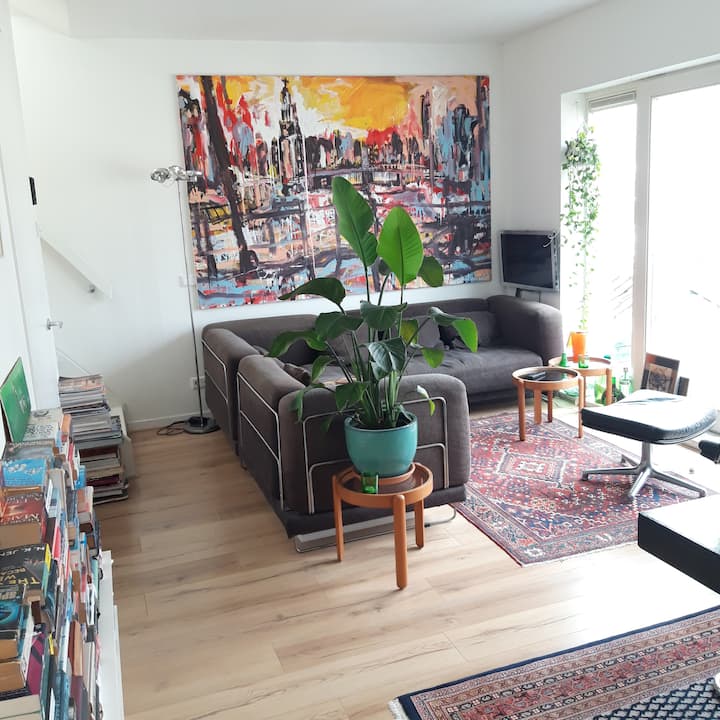 Lovely appartment close to Amsterdam.Cheap parking