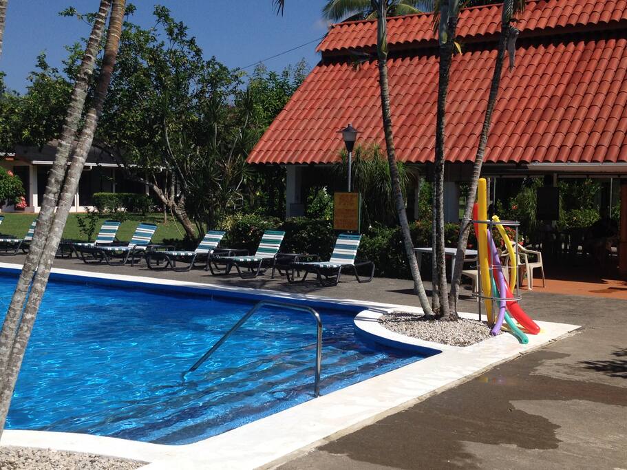 Large swimming pool and rancho