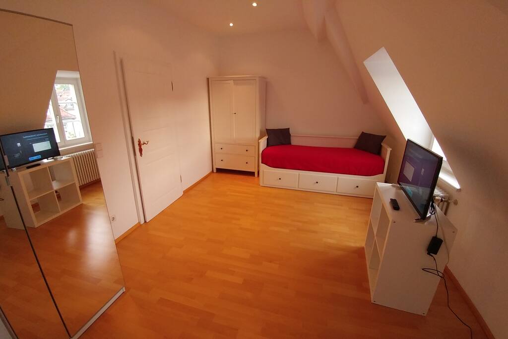 Schlafzimmer (andere Seite)