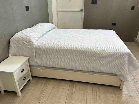 Top performing Airbnb: Cozy studio apartment in Supermanzana 3