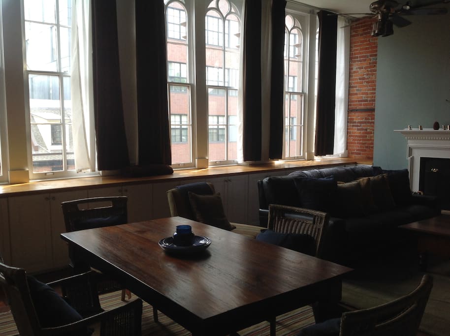Dining area with seating for 6