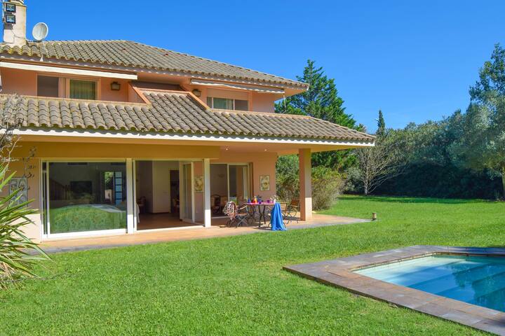 Villa in Golf Platja de Pals-100 mts from the sea. gallery image 2
