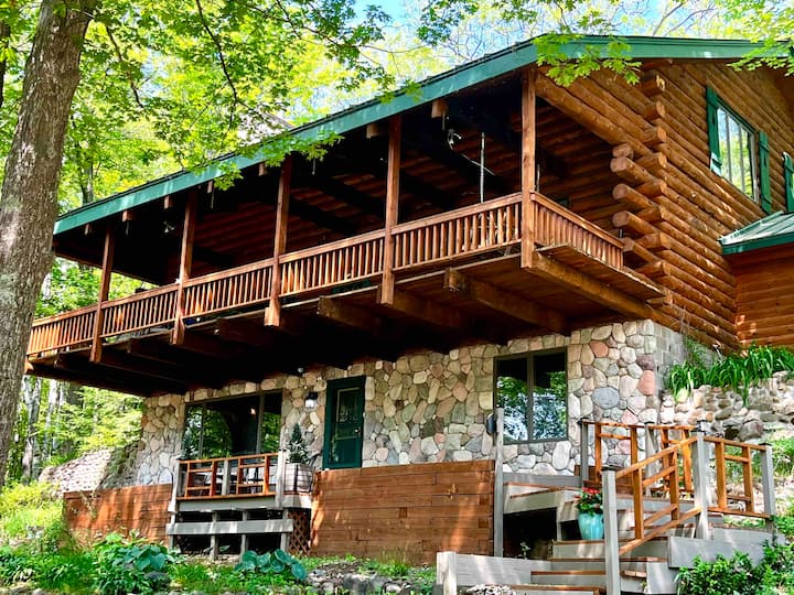 Bayfield Woodland Retreat Houses for Rent in Bayfield, Wisconsin