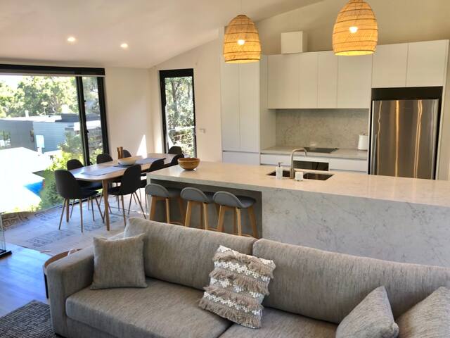 Blu Mati Coastal Retreat – sea views