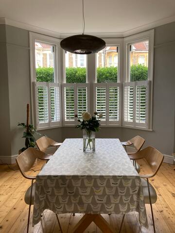 Comfortable 4 bedroom house in great location