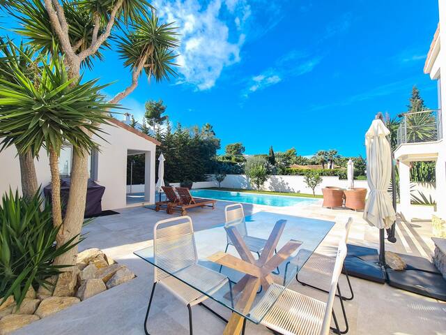 Modern Villa with private pool in Santa Ponsa gallery image 2