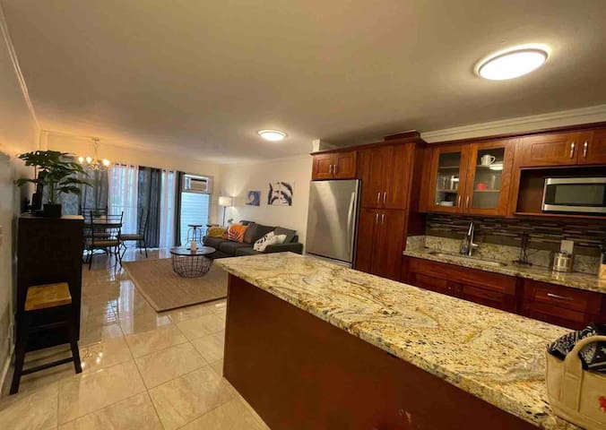 Waikiki Beach is 1 minute away, Free Parking