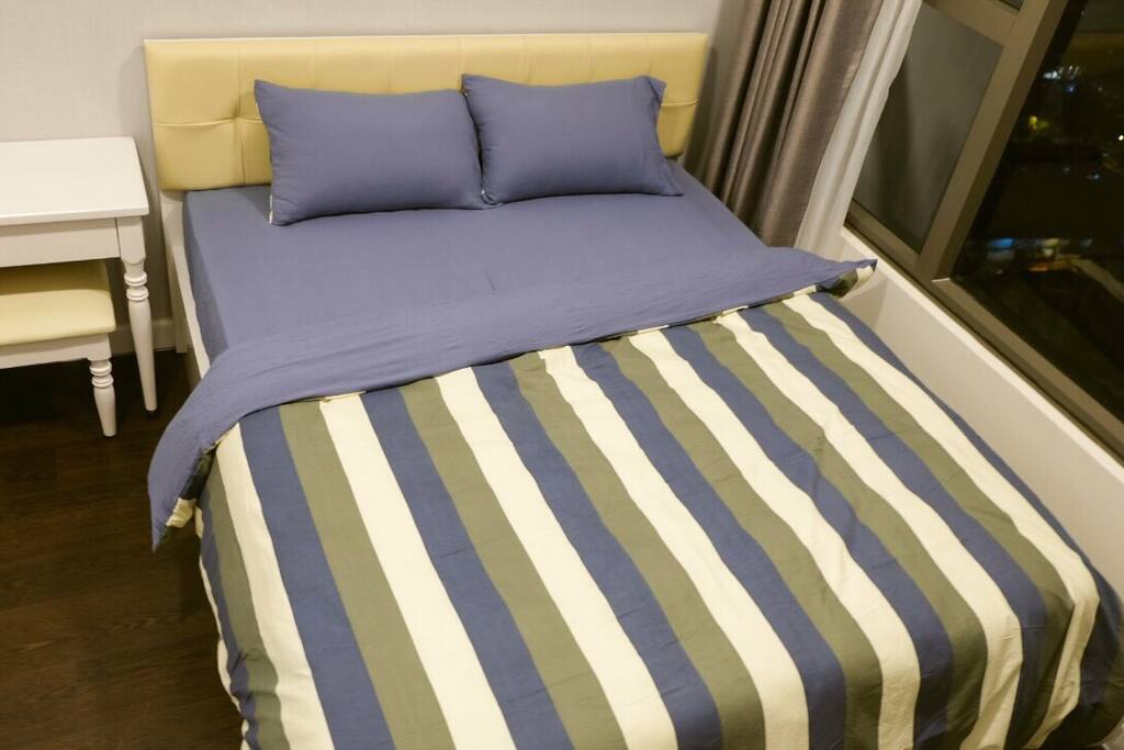 Cozy Apt- Peaceful place in Sai Gon_ Queen size bed with River view from the window