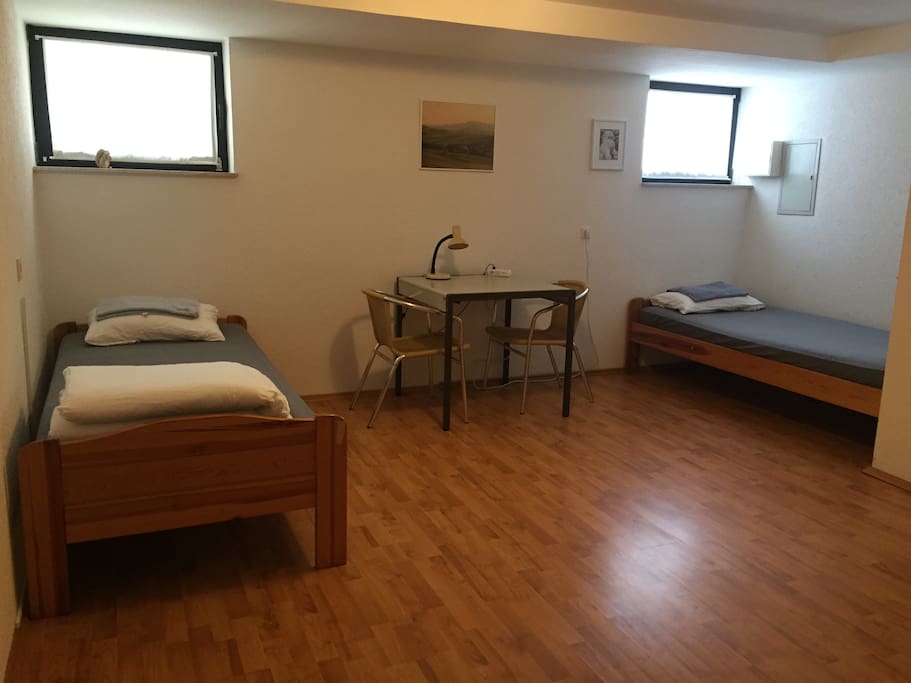 Zimmer / guest room 1